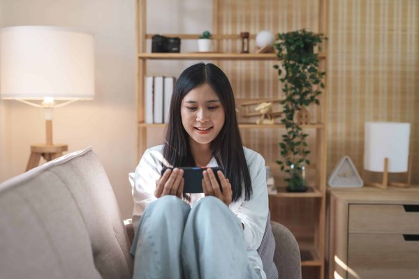 Quels sont les enjeux juridiques de la mise en œuvre de systèmes de paiement mobiles en entreprise?